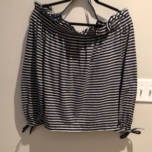 Banana Republic Navy blue with White stripes off the shoulder top. Size XL